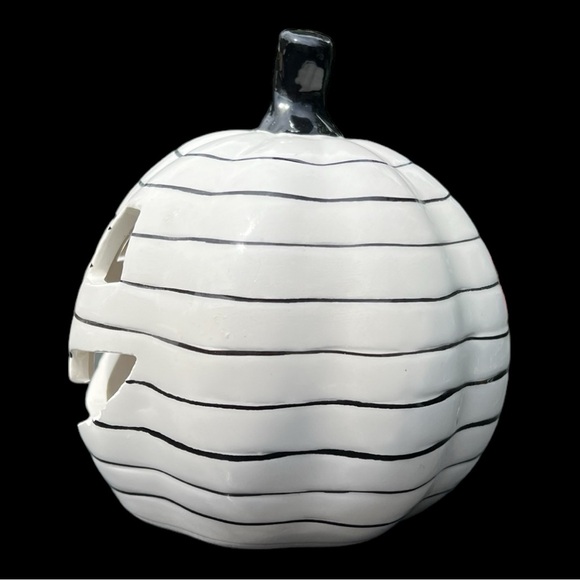 Target Bullseye 2021 Light Up Striped Jack O Lantern Pumpkin - Picture 4 of 7